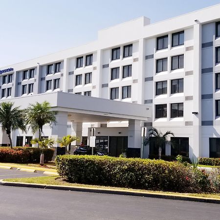 Holiday Inn Express Hotel & Suites Miami - Hialeah By Ihg Exterior foto