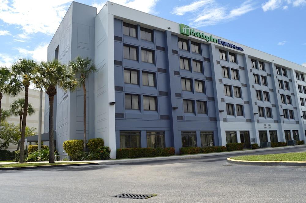 Holiday Inn Express Hotel & Suites Miami - Hialeah By Ihg Exterior foto