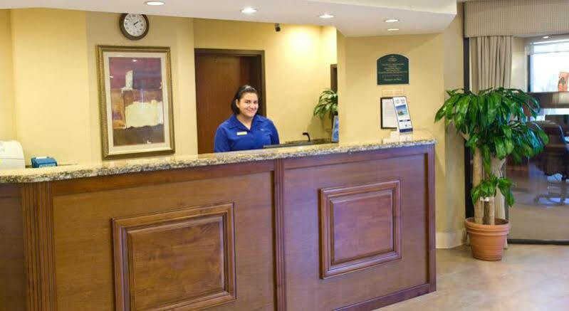 Holiday Inn Express Hotel & Suites Miami - Hialeah By Ihg Exterior foto
